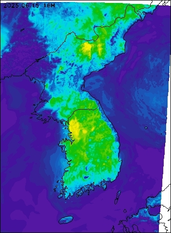 2025-06-15 16 : 00