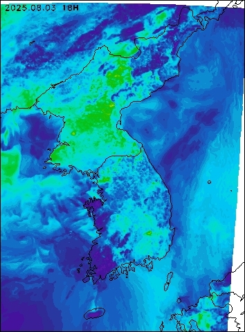2025-08-03 18 : 00