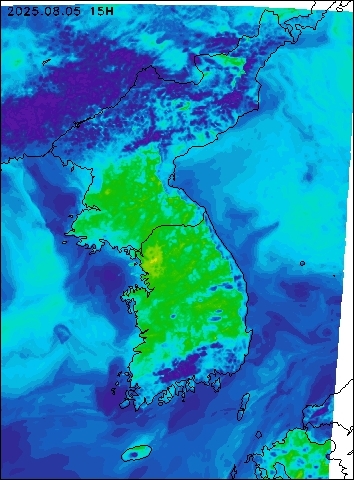 2025-08-05 15 : 00