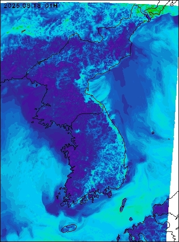 2025-08-18 01 : 00