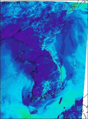 2025-08-18 05 : 00