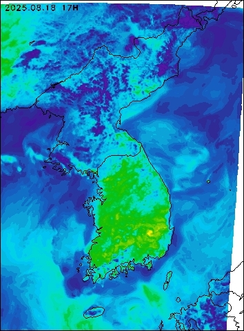 2025-08-18 17 : 00