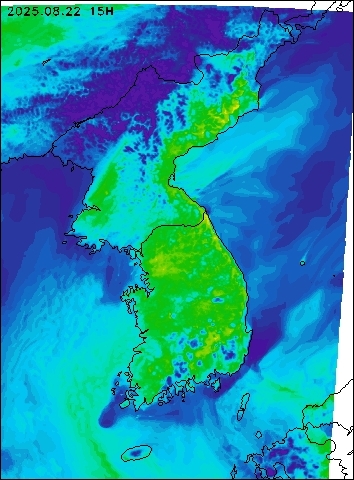 2025-08-22 15 : 00