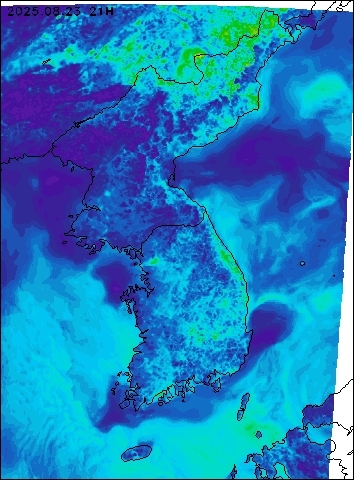 2025-08-23 21 : 00