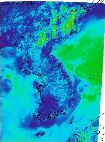 2025-09-03 23 : 00