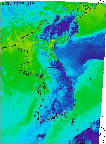 2025-10-19 21 : 00