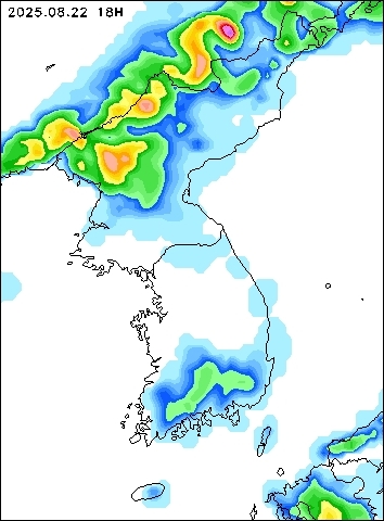 2025-08-22 18 : 00