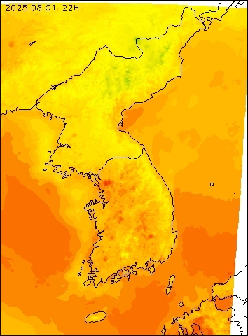 2025-08-01 22 : 00
