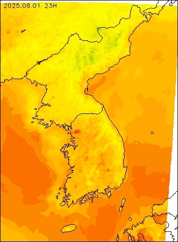 2025-08-01 23 : 00