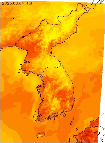 2025-08-04 15 : 00