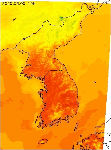 2025-08-05 15 : 00