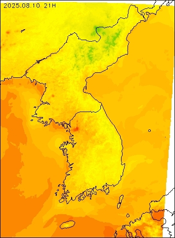 2025-08-10 21 : 00