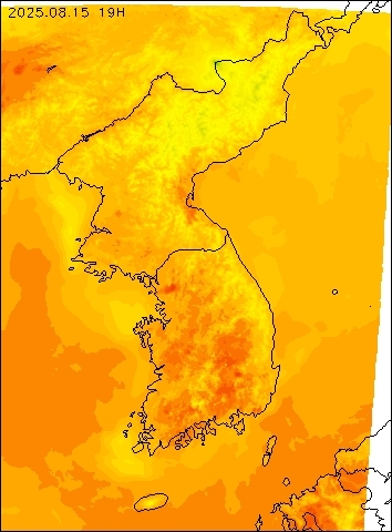 2025-08-15 19 : 00