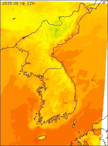 2025-08-19 22 : 00