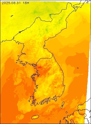 2025-08-31 18 : 00