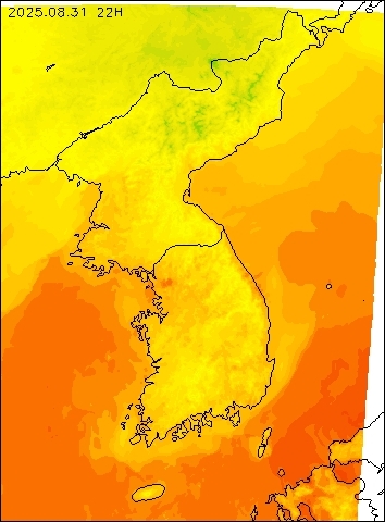 2025-08-31 22 : 00