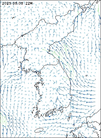 2025-08-08 22 : 00